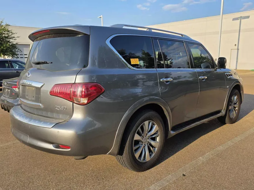 2017 Infiniti QX80 photo 1