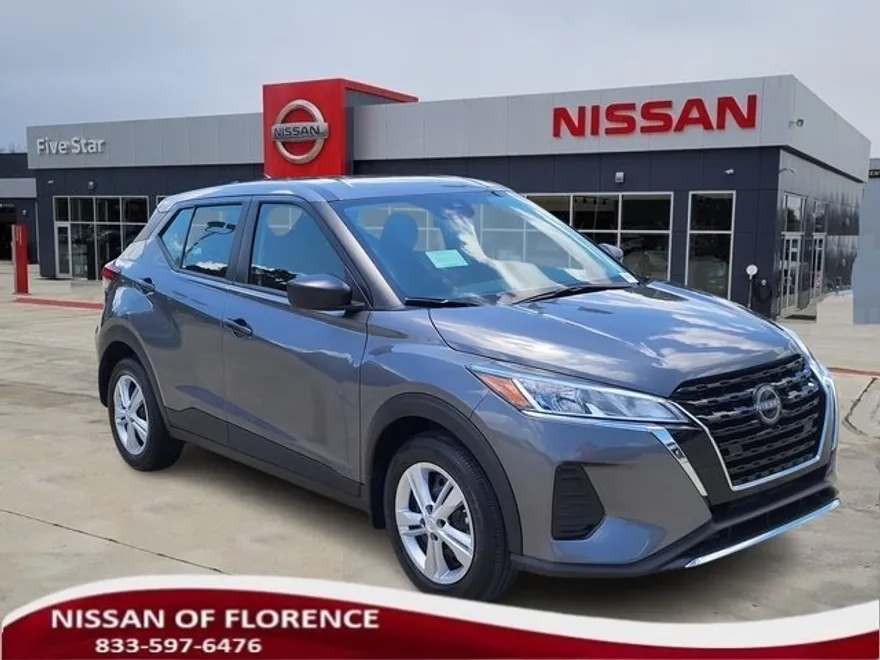 2025 Nissan Kicks Play S photo 1