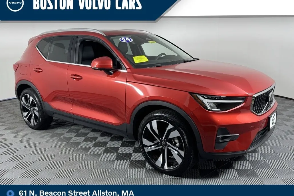 2024 Volvo XC40 Plus photo 1