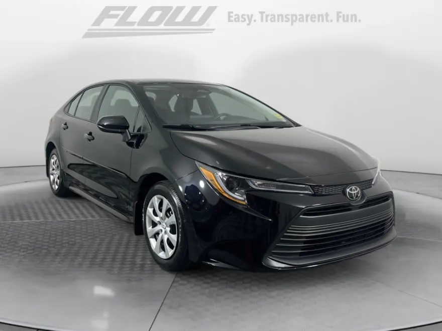 2025 Toyota Corolla LE photo 1
