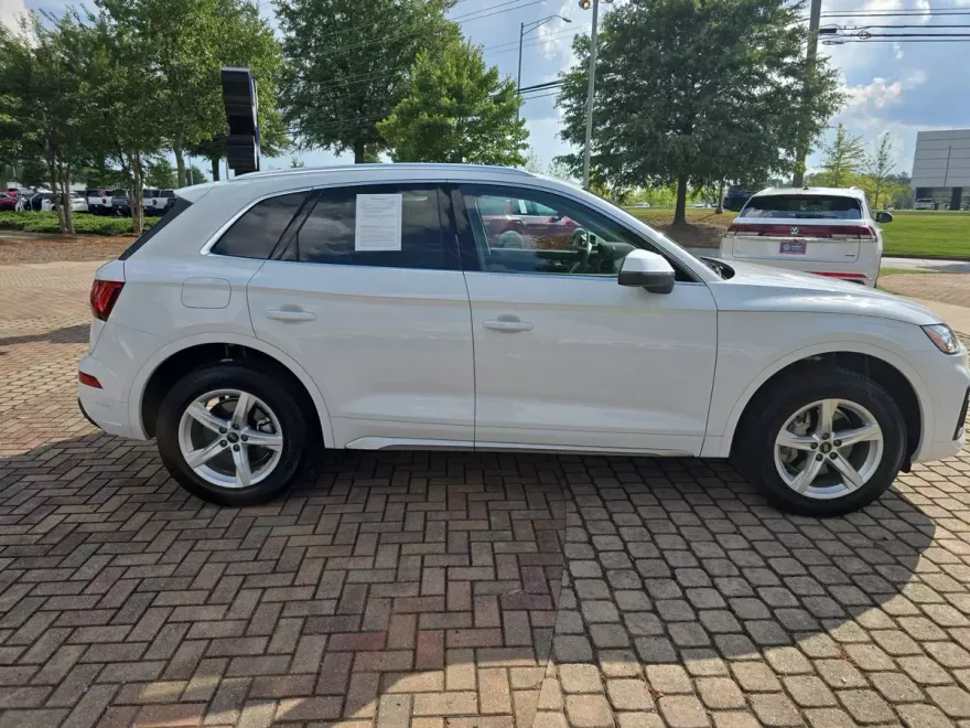 2024 Audi Q5 Premium photo 1