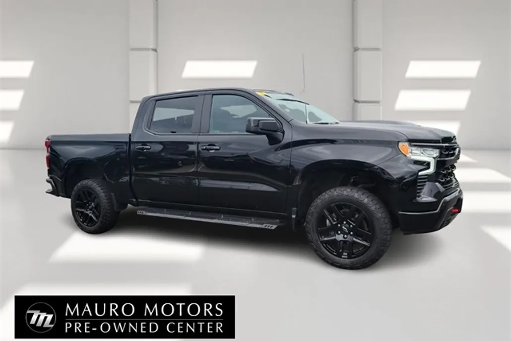 2023 Chevrolet Silverado Trail Boss LT photo 1