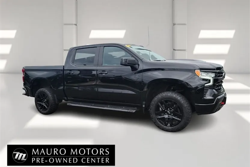 2023 Chevrolet Silverado Trail Boss LT photo 1