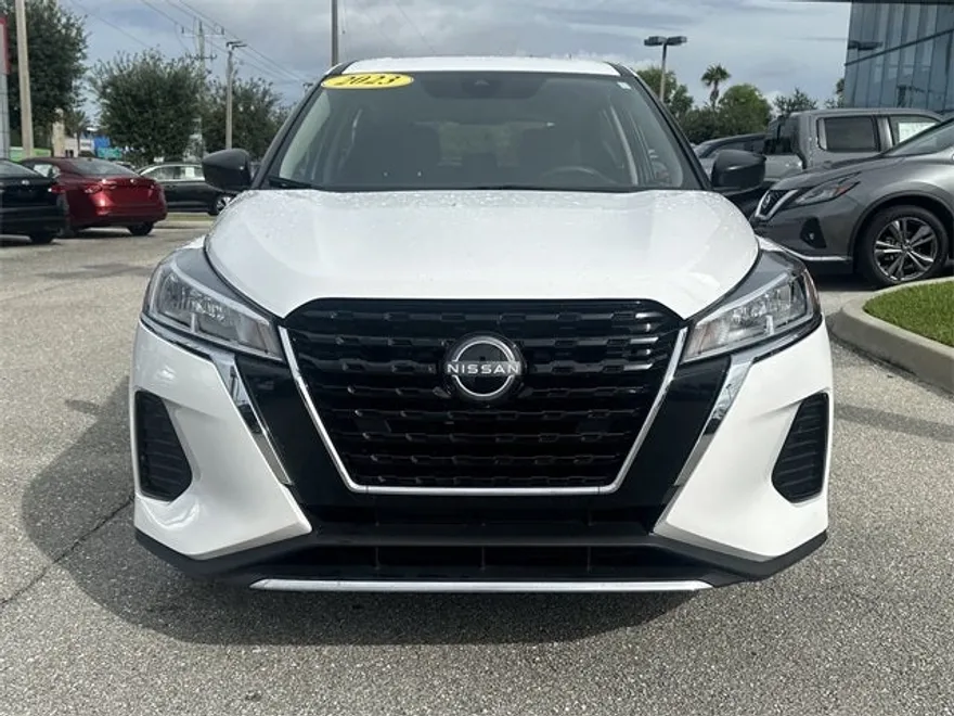 2023 Nissan Kicks S photo 1
