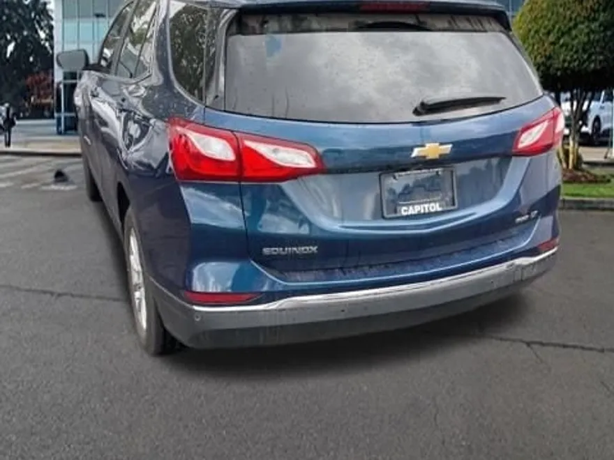 2021 Chevrolet Equinox LT photo 1