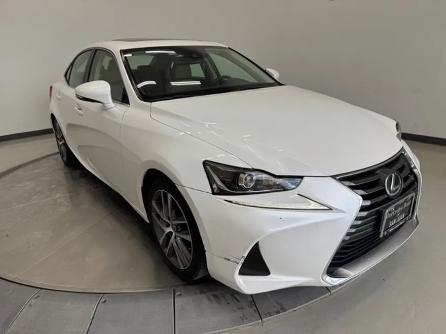 2019 Lexus IS 300 photo 1