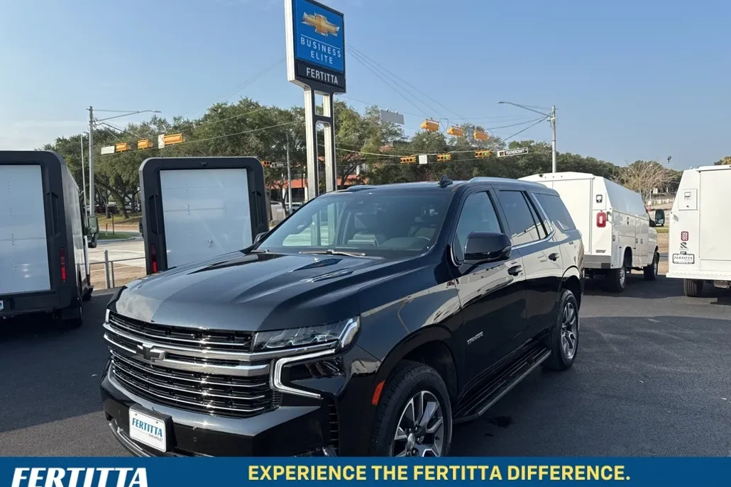 2023 Chevrolet Tahoe LT photo 1