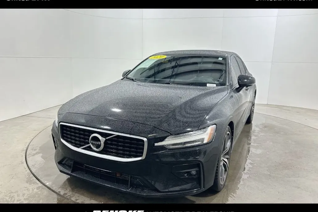 2020 Volvo S60 T6 R-Design photo 1