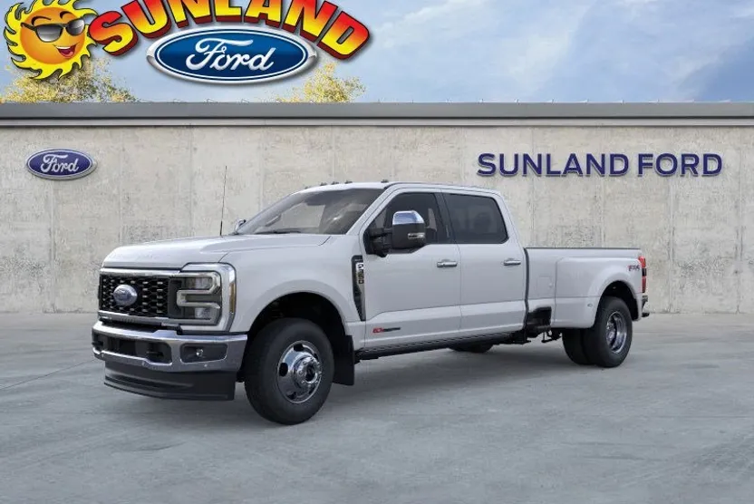 2025 Ford F-350 Lariat photo 1