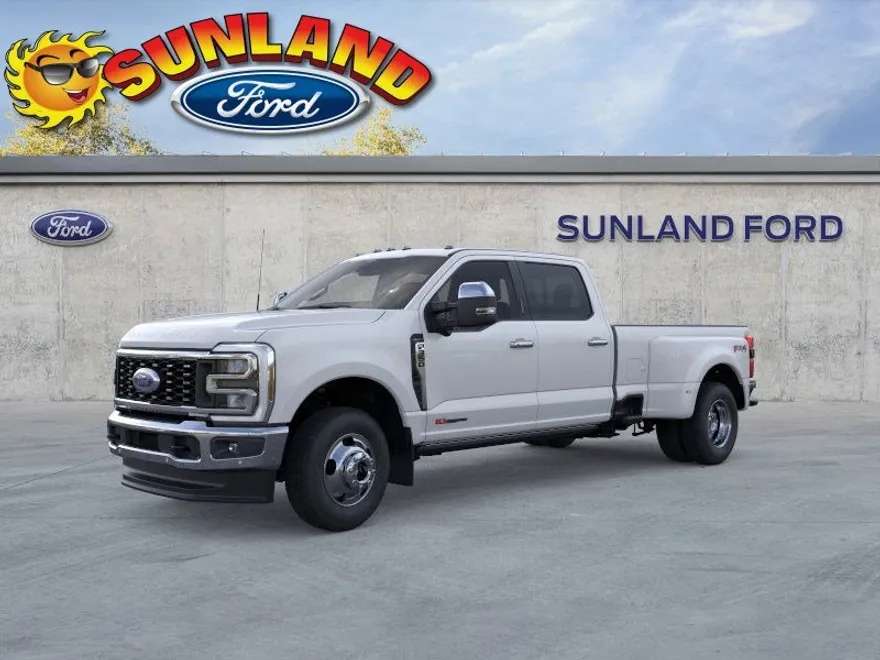 2025 Ford F-350 Lariat photo 1