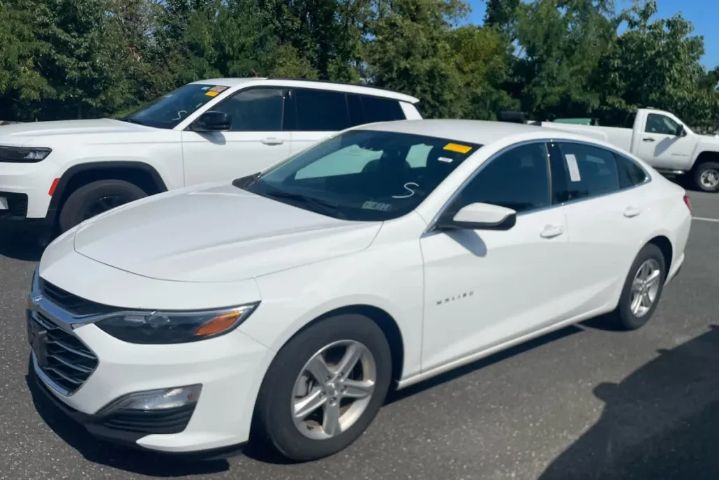 2024 Chevrolet Malibu LS photo 1