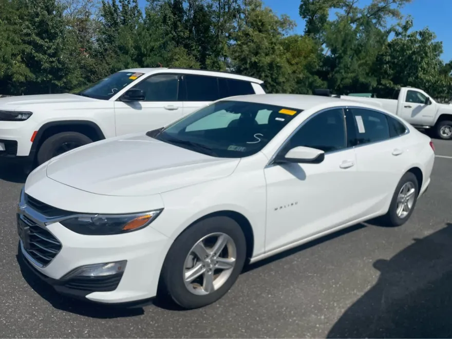 2024 Chevrolet Malibu LS photo 1