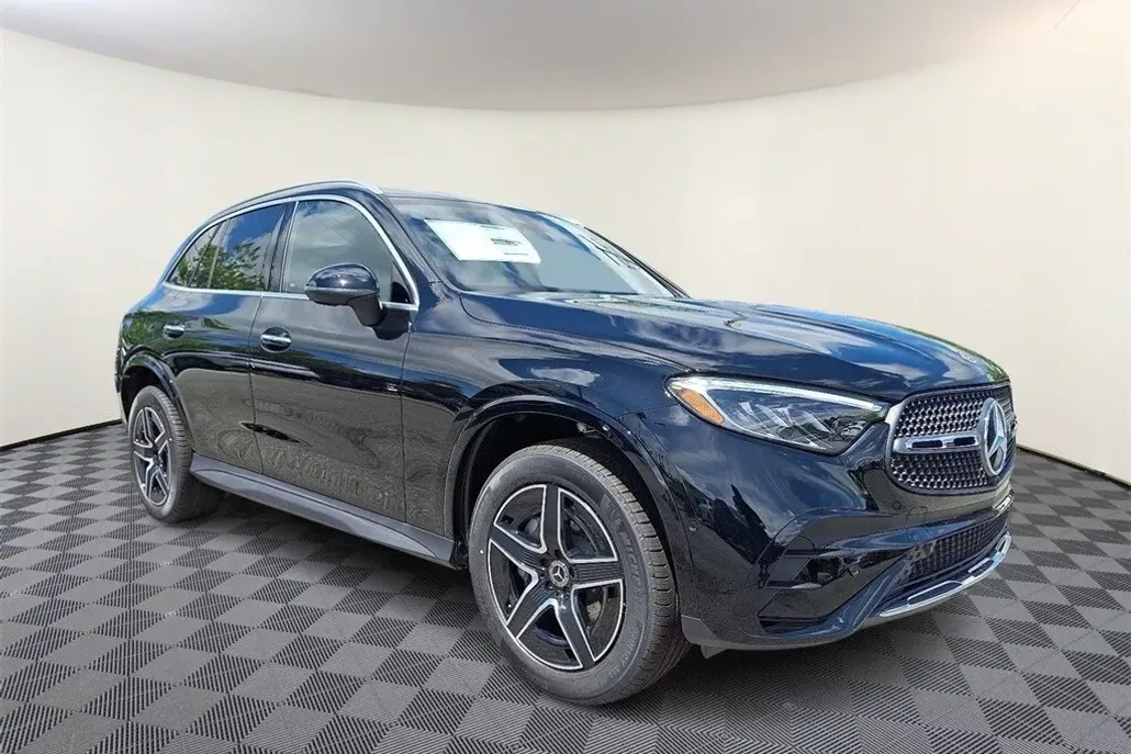 2025 Mercedes Benz GLC 300 4MATIC photo 1