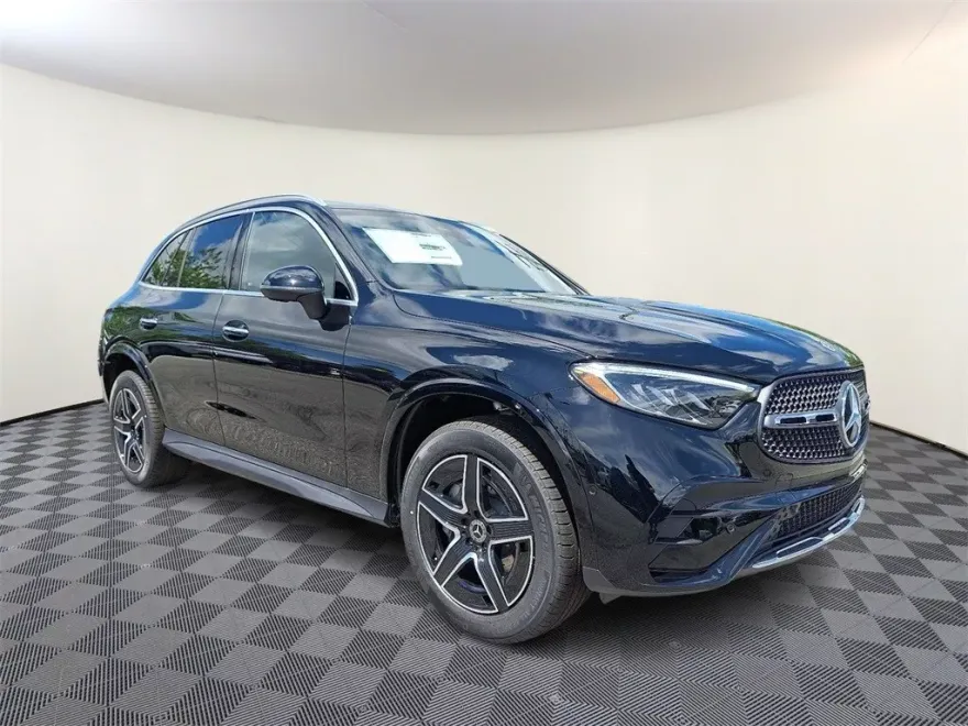 2025 Mercedes Benz GLC 300 4MATIC photo 1