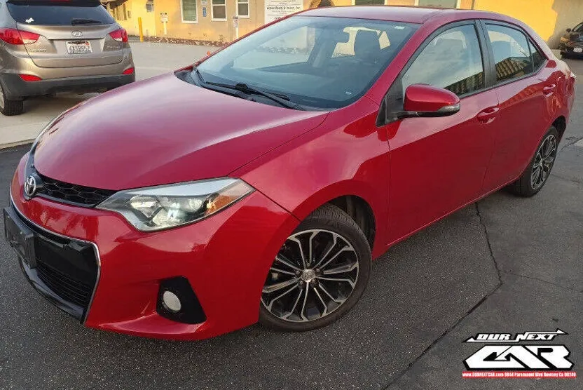2015 Toyota Corolla L photo 1