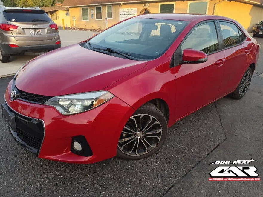2015 Toyota Corolla L photo 1