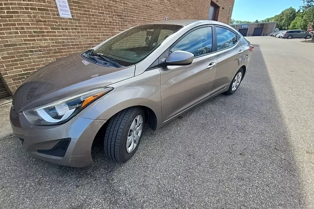 2016 Hyundai Elantra SE photo 1