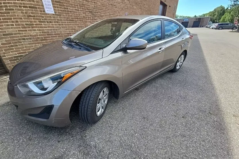 2016 Hyundai Elantra SE photo 1