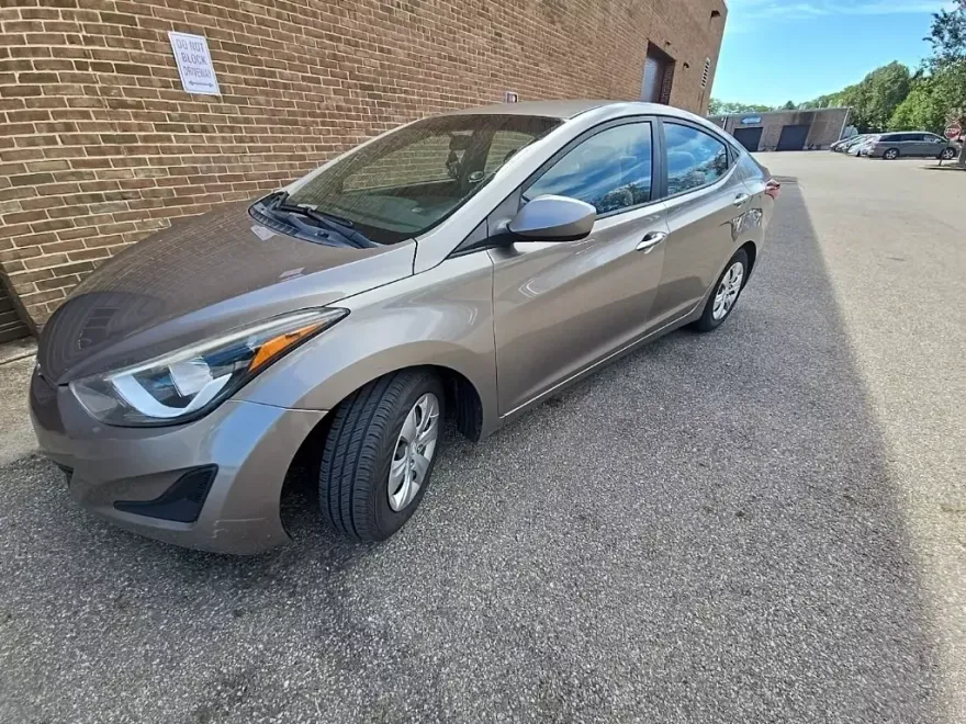 2016 Hyundai Elantra SE photo 1