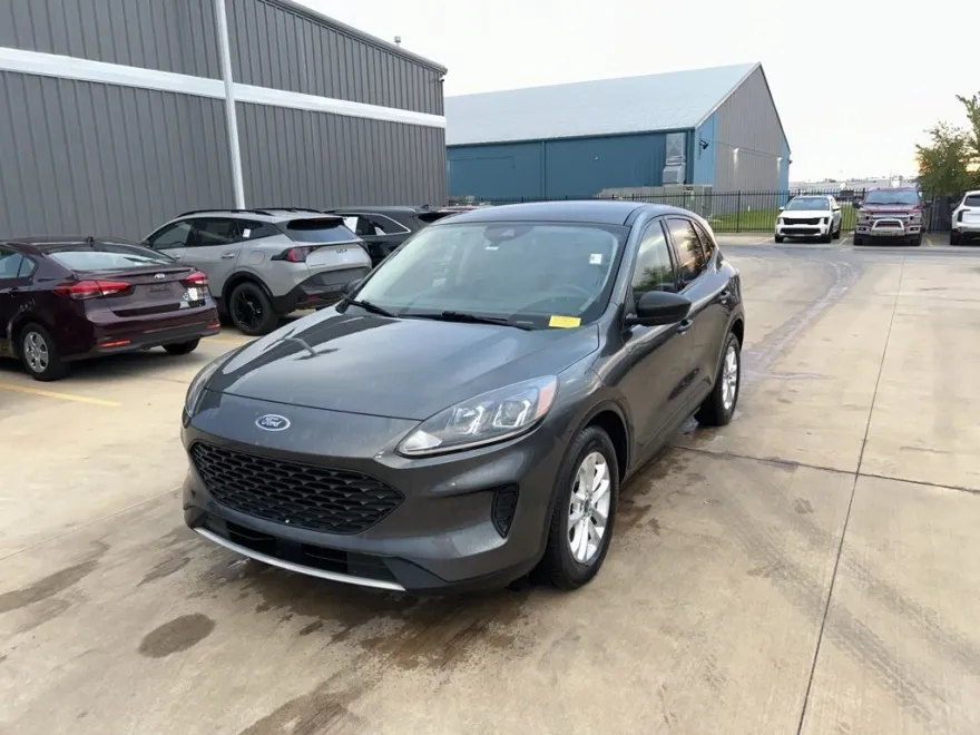 2020 Ford Escape S photo 1