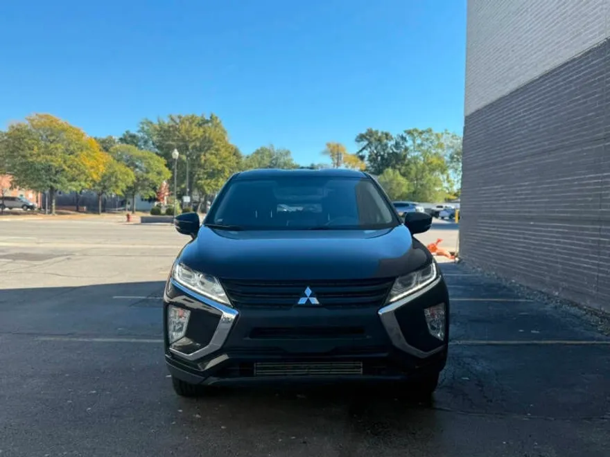 2018 Mitsubishi Eclipse Cross LE photo 1