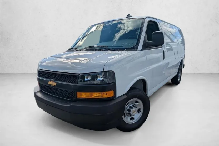 2025 Chevrolet Express Cargo 2500 Base photo 1