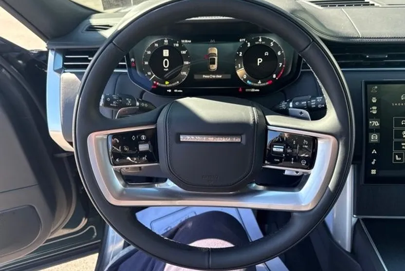 2025 Land Rover Range Rover SE photo 1