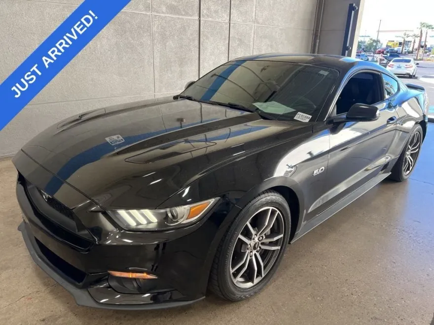 2015 Ford Mustang GT Premium photo 1