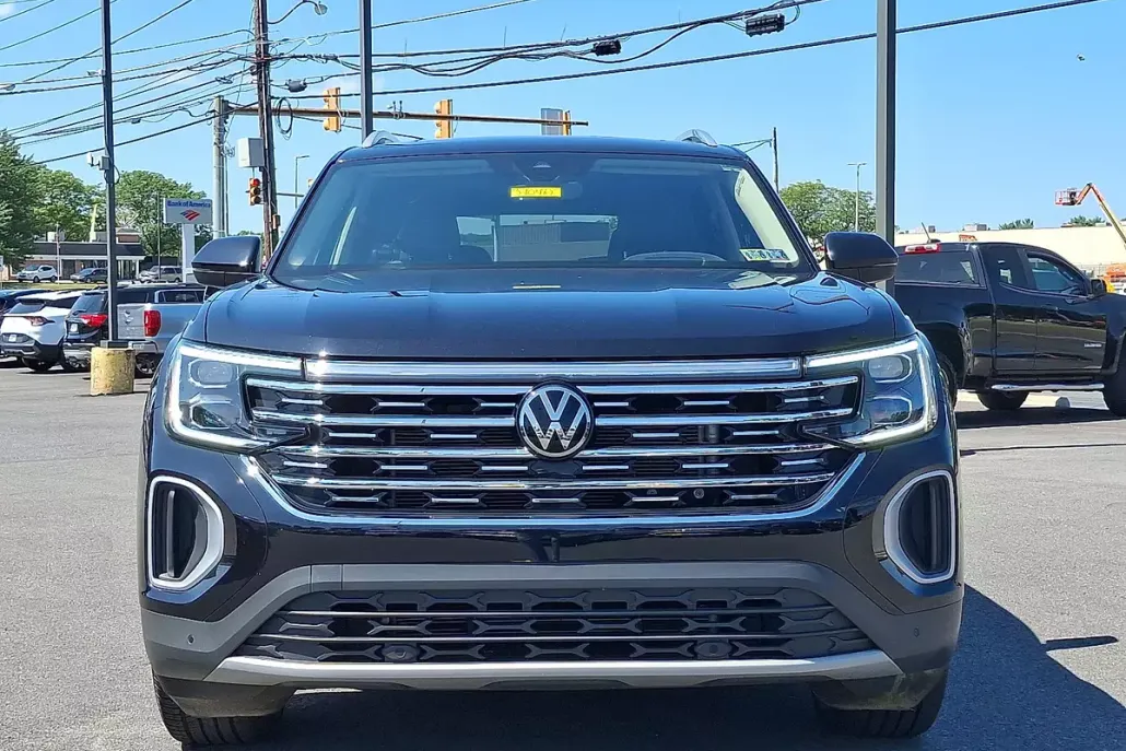 2024 Volkswagen Atlas SEL photo 1