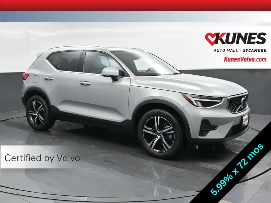 2025 Volvo XC40 Core photo 1
