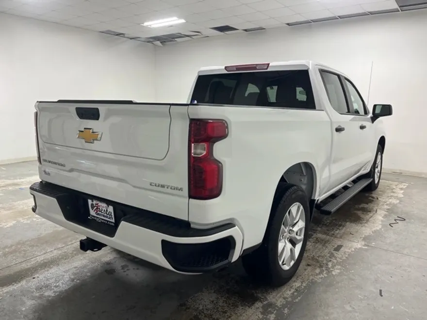 2024 Chevrolet Silverado 1500 Custom photo 1