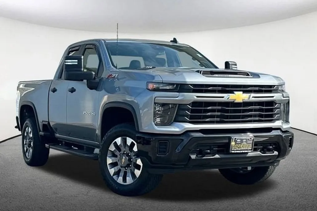 2024 Chevrolet Silverado 2500HD Custom photo 1