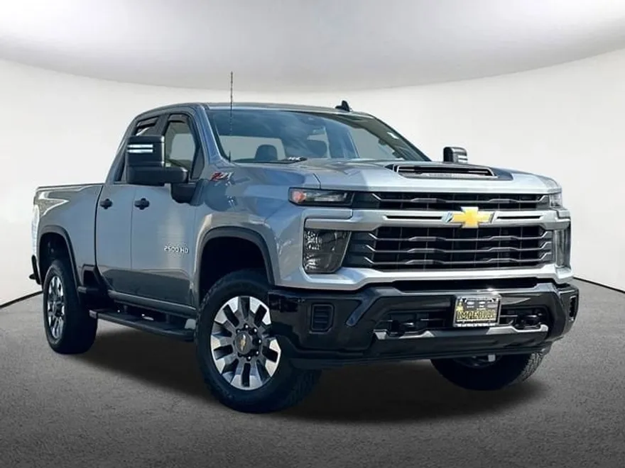 2024 Chevrolet Silverado 2500HD Custom photo 1