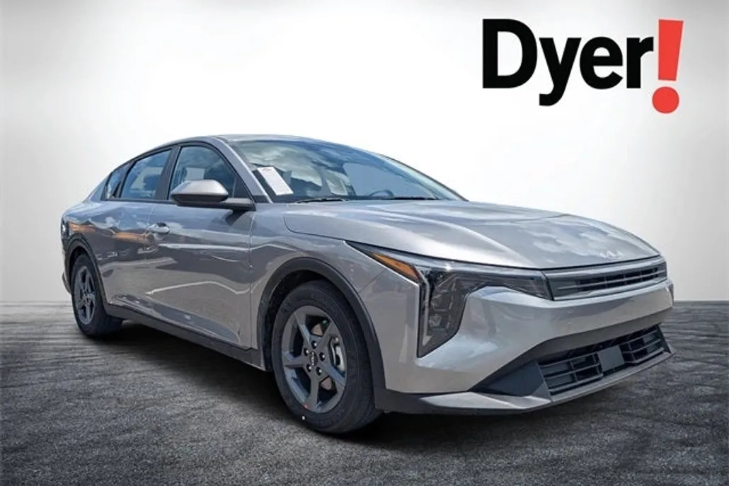 2025 Kia K4 LXS photo 1