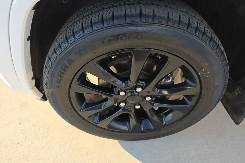 2019 Jeep Grand Cherokee Altitude photo 1