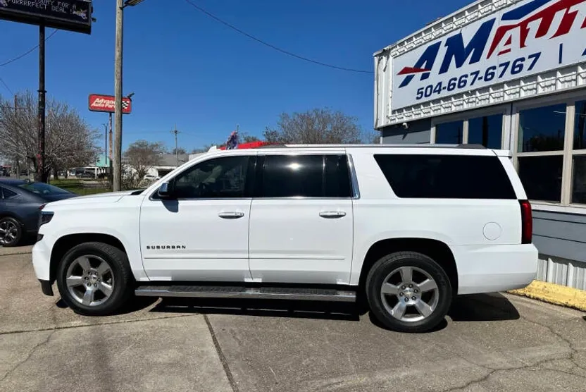 2017 Chevrolet Suburban Premier photo 1