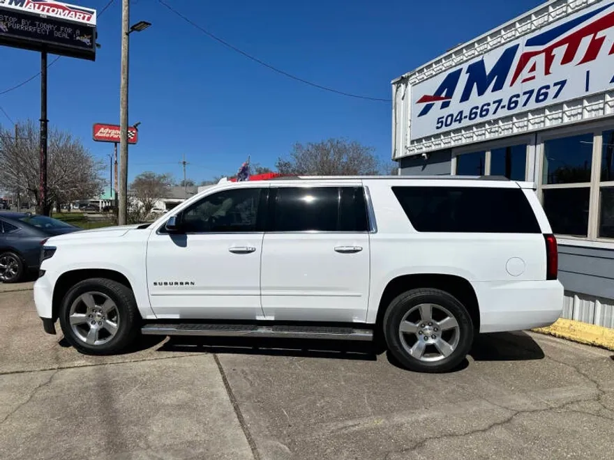 2017 Chevrolet Suburban Premier photo 1