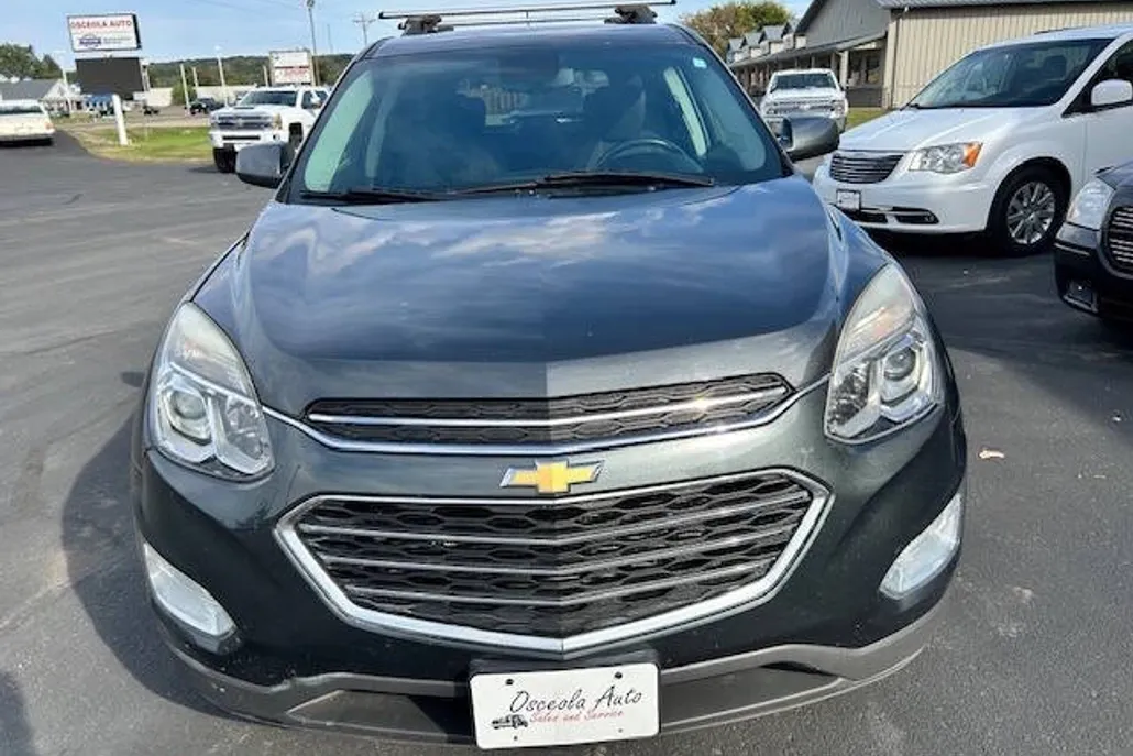 2017 Chevrolet Equinox LT photo 1