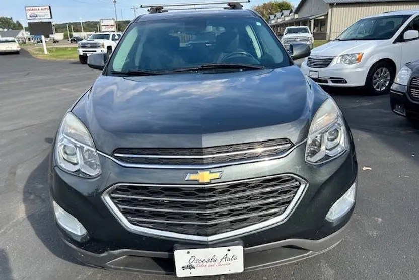 2017 Chevrolet Equinox LT photo 1