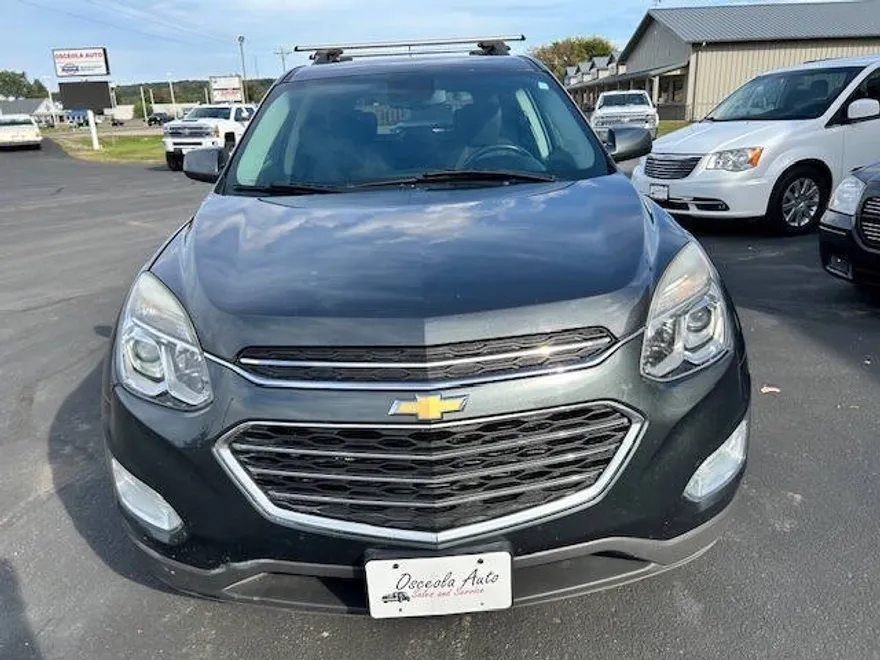 2017 Chevrolet Equinox LT photo 1