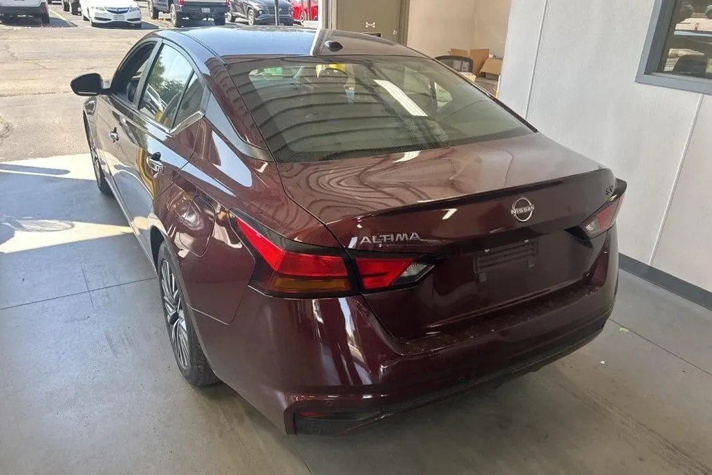 2023 Nissan Altima 2.5 SV photo 1