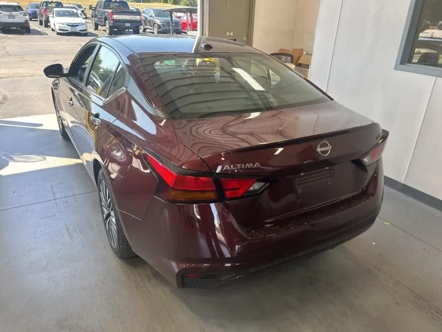 2023 Nissan Altima 2.5 SV photo 1