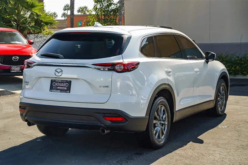 2023 Mazda CX-9 Touring photo 1
