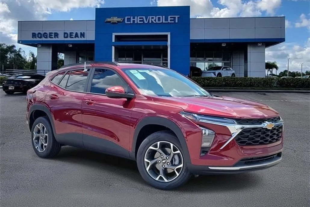 2025 Chevrolet Trax LT photo 1