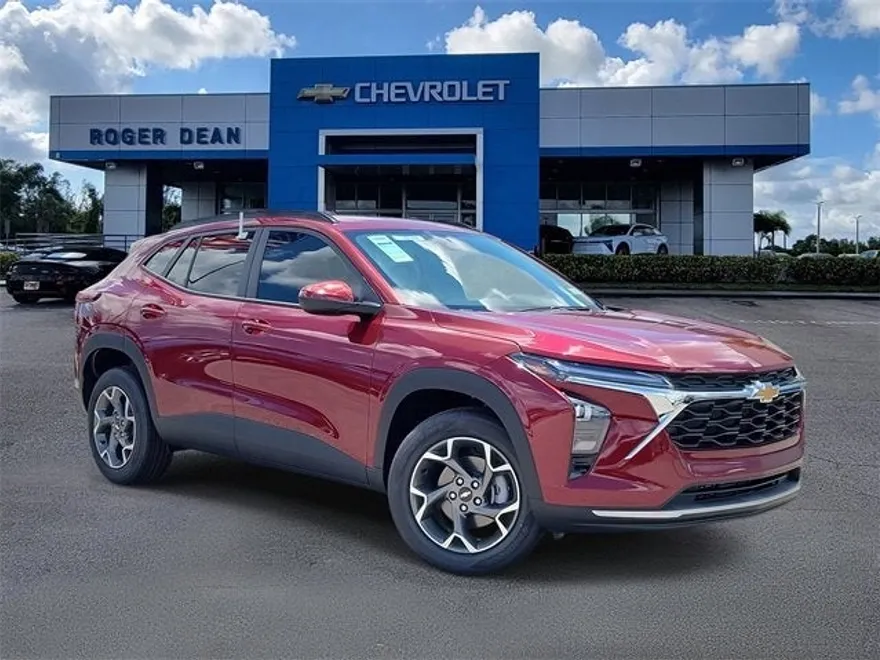 2025 Chevrolet Trax LT photo 1