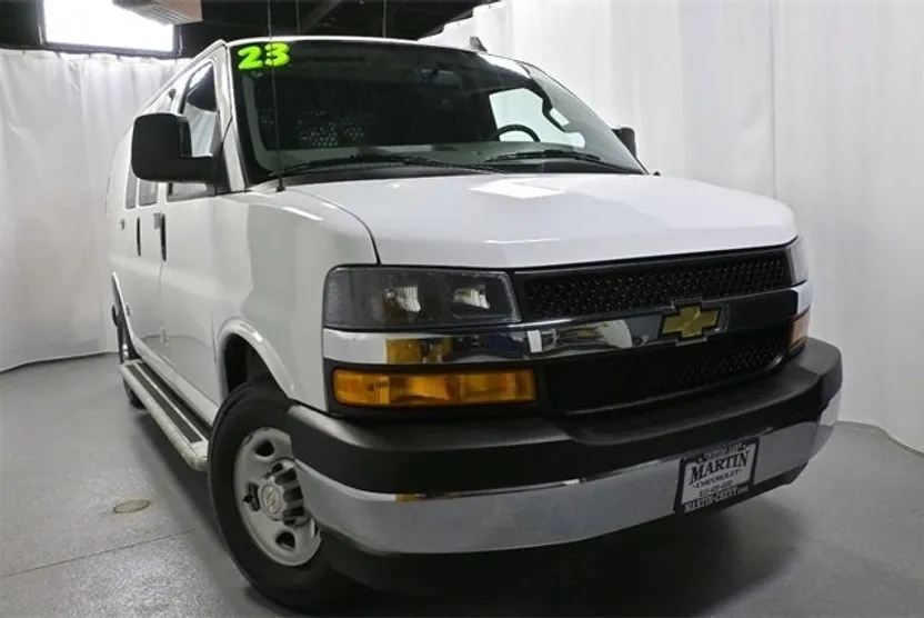 2023 Chevrolet Express Cargo 2500 photo 1