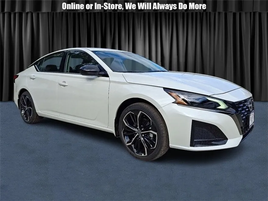 2025 Nissan Altima 2.5 SR photo 1