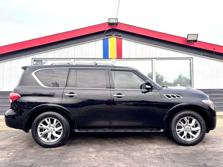 2011 Infiniti QX56 Base photo 1