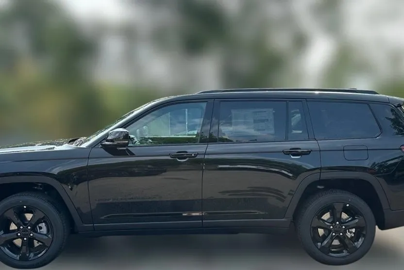 2025 Jeep Grand Cherokee Altitude X photo 1
