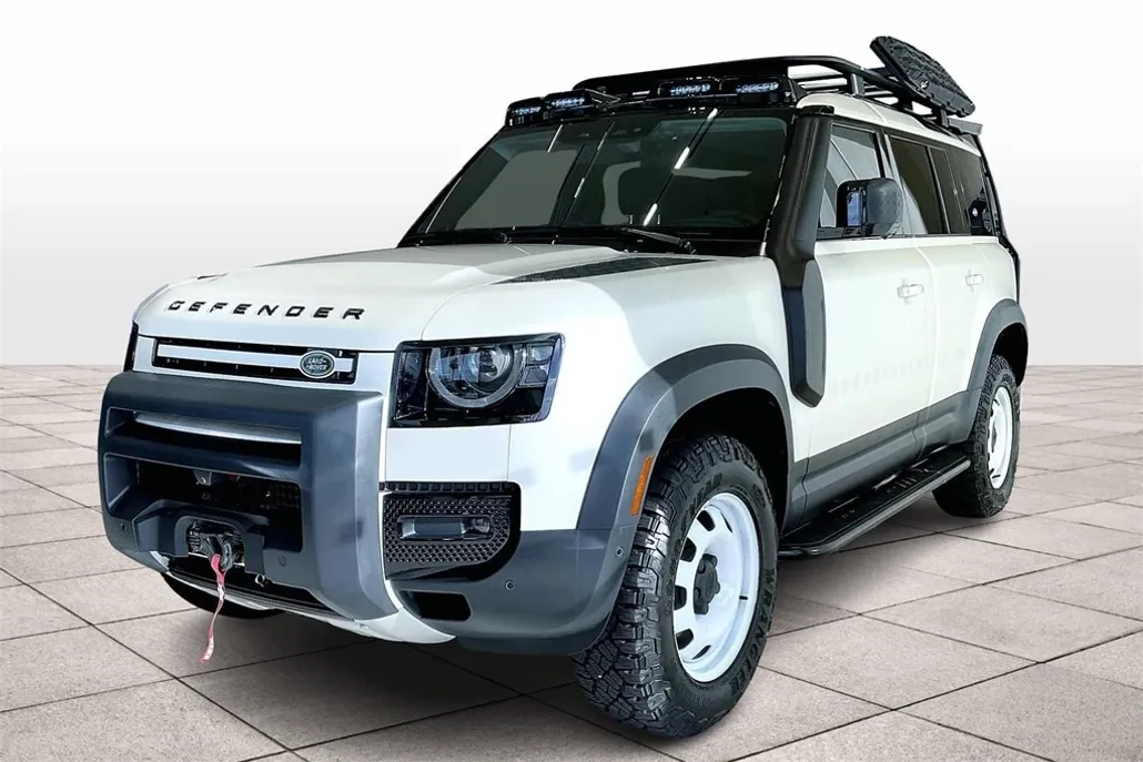 2024 Land Rover Defender 110 S photo 1